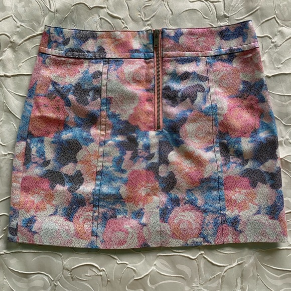 Nasty Gal Go With The Floral Shine Skirt Size Medium M - Picture 5 of 8